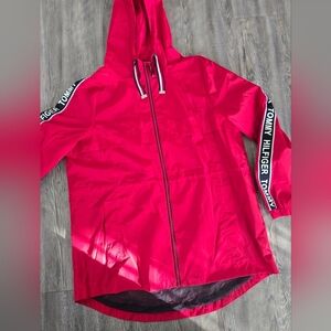 Tommy Hilfiger Logo Tape Hooded Windbreaker – Women’s Medium – Crimson Red